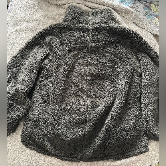 EUC Lululemon Sherpa Pullover Size L/XL - Picture 4 of 4